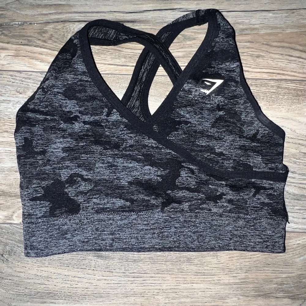 Gymshark Adapt Camo Seamless Sports Bra Black Camo-Size Medium - Picture 3 of 4